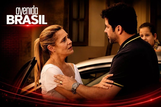 Avenida Brasil: Carminha faz drama, anuncia saída da mansão e consegue reconquistar Tufão -  (crédito: Obeservatório da TV)