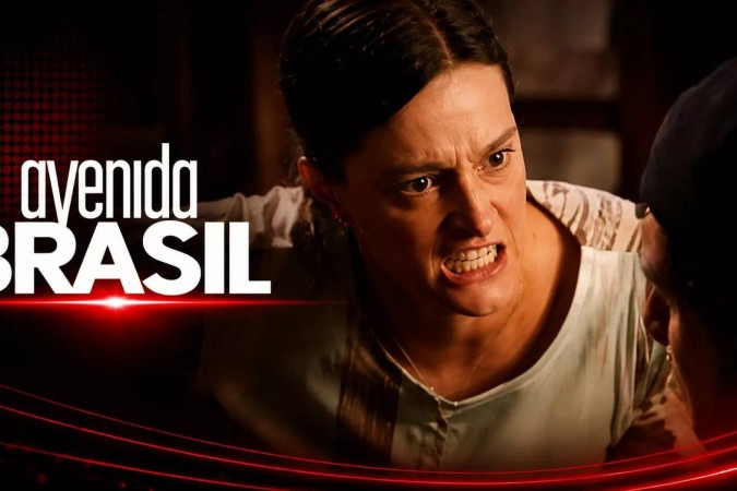 Avenida Brasil: Lúcio é desmascarado, expulso de casa e acaba preso após tentar aplicar novo golpe -  (crédito: Obeservatório da TV)
