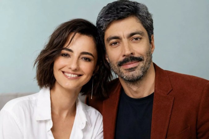 Julia Stockler e Vandré Silveira fazem participação especial em Quem Ama Cuida -  (crédito: Obeservatório da TV)