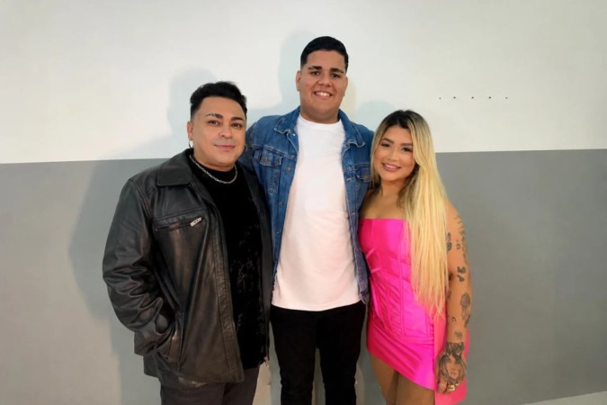 Dougllas Fernanddo participa de show da Banda Aveloz em Vitória de Santo Antão -  (crédito: Observatório dos Famosos)