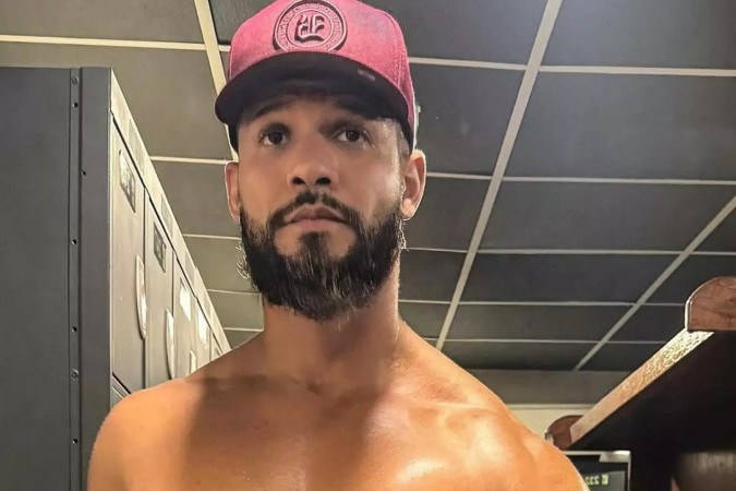 Ex-BBB Juninho bate o pé e diz que é hétero após conteúdo gay na web -  (crédito: Observatório dos Famosos)
