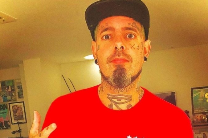 Tico Santa Cruz preocupa ao falar de saúde mental: “Turbulência” -  (crédito: Observatório dos Famosos)