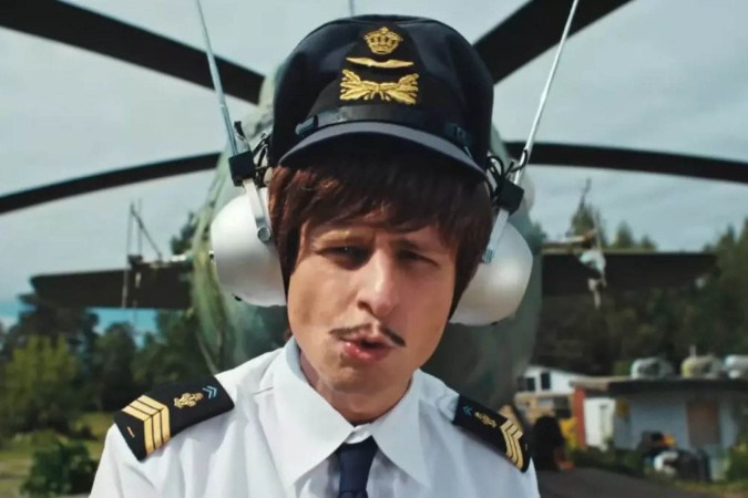 Previu a própria morte? Saiba quem foi Oliver Tree e entenda as coincidências entre seu clipe e o acidente que o matou -  (crédito: Observatório dos Famosos)