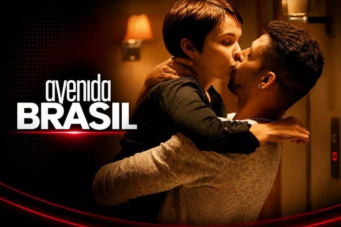 Avenida Brasil: Jorginho descobre a verdade sobre Nina, rompe com Max e faz pedido emocionante de casamento -  (crédito: Obeservatório da TV)