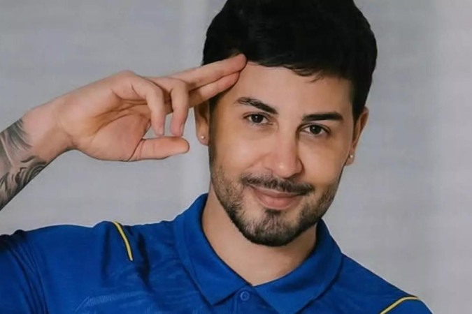 Carlinhos Maia vira modelo do Chelsea e escolha do clube provoca reações nas redes sociais -  (crédito: Observatório dos Famosos)