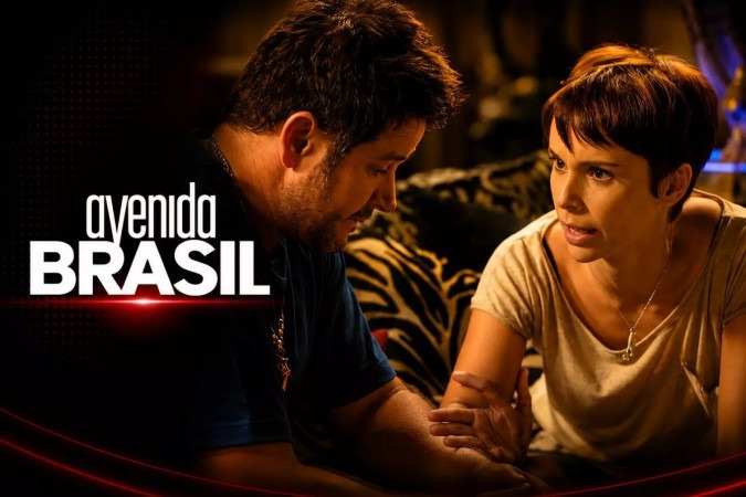 Avenida Brasil: Nina descobre paixão de Tufão, pede demissão e rejeita declaração do ex-jogador -  (crédito: Obeservatório da TV)