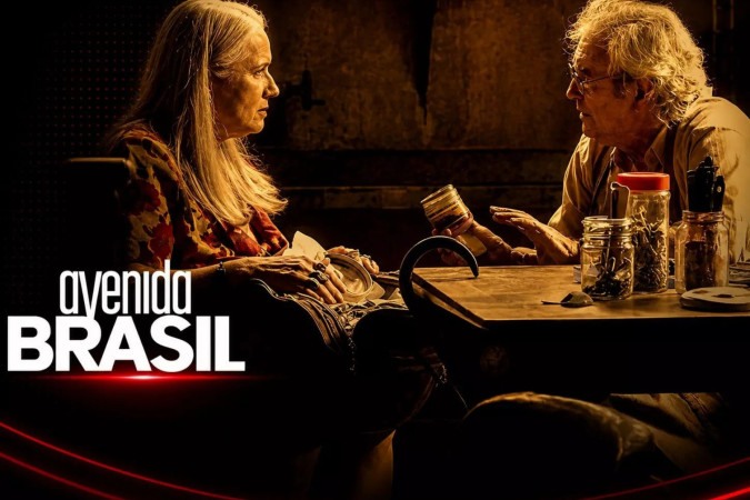 Avenida Brasil: Santiago revela tragédia do passado e expõe segredo que muda a história de Lucinda e Carminha -  (crédito: Obeservatório da TV)