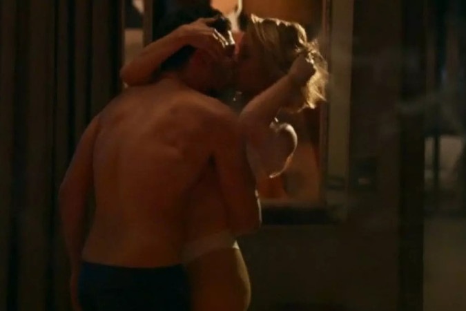 Dora e André finalmente vivem primeira noite de amor em Quem Ama Cuida e agitam a web -  (crédito: Obeservatório da TV)
