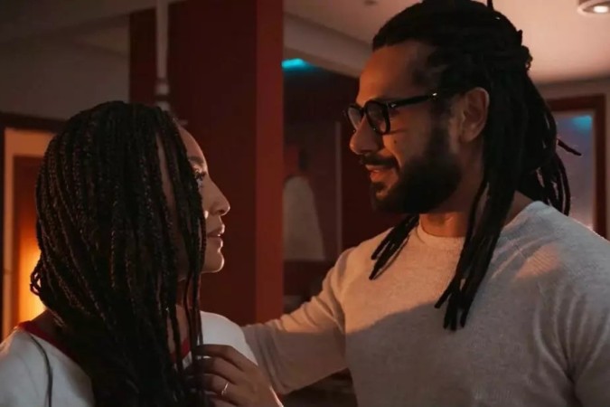 Bela e Lucas vivem primeira noite juntos, mas emergência interrompe romance em Por Você -  (crédito: Obeservatório da TV)