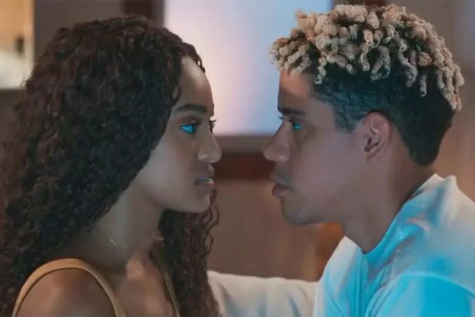 Peixe e Dalila finalmente se beijam, mas tomam decisão surpreendente sobre romance em Por Você -  (crédito: Obeservatório da TV)