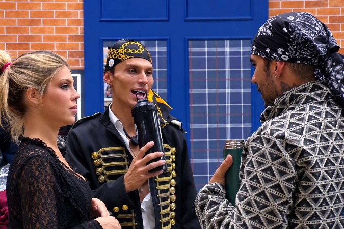 Gabriel e Mayki fazem pesquisa de beleza em A Fazenda 18 e peões revelam seus favoritos -  (crédito: Obeservatório da TV)