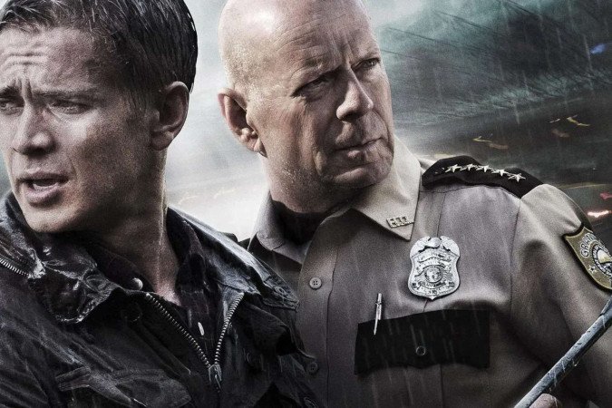 Cine Aventura exibe filme de ação com Bruce Willis e Hayden Christensen neste sábado (19) -  (crédito: Obeservatório da TV)