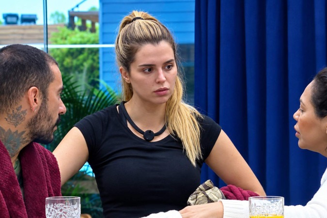 Mônica Fonseca se sente esquecida por Fran e cogita jogar sozinha em A Fazenda 18 -  (crédito: Obeservatório da TV)