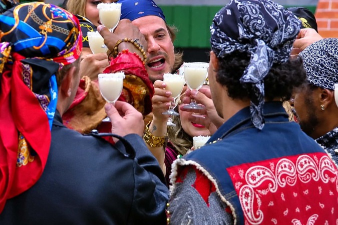 A Fazenda 18: Primeira festa tem flertes, choro, climão e aliança -  (crédito: Obeservatório da TV)