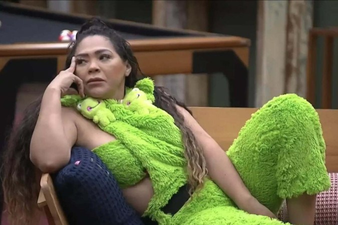 Fazendeira levou Ariela Carasso, Mayk Leão e Maíra Charken para o espaço VIP e aproveitou para traçar os próximos passos em A Fazenda -  (crédito: Obeservatório da TV)
