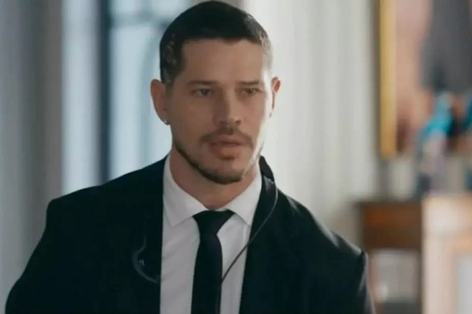 Iuri impede tragédia e ajuda Adriana a reagir contra Pilar em Quem Ama Cuida -  (crédito: Obeservatório da TV)