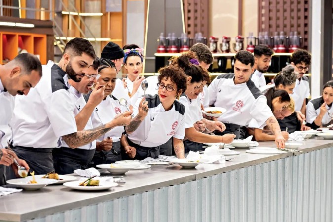 MasterChef Profissionais retorna após três anos, mas amarga pior estreia de sua história -  (crédito: Obeservatório da TV)