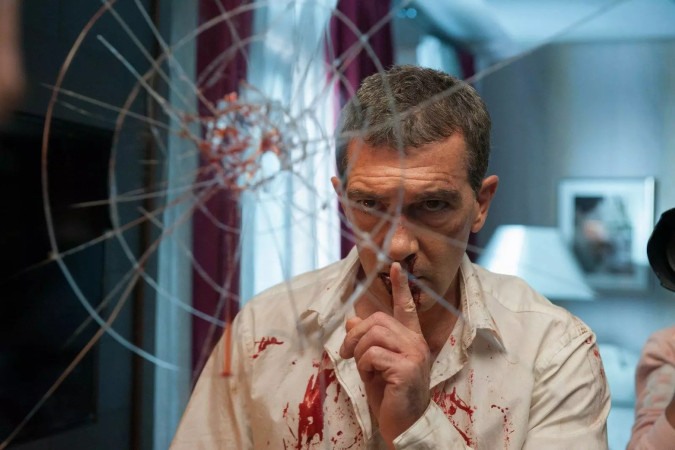 Cine Aventura: Record exibe filme de ação com Antonio Banderas neste sábado (10) -  (crédito: Obeservatório da TV)