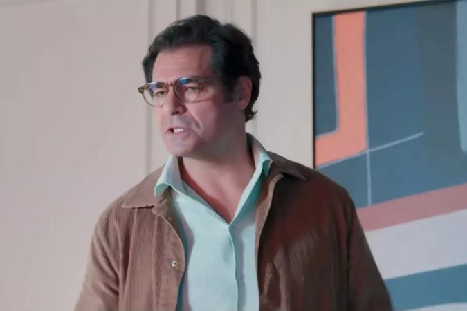 Gabriel perde o controle e parte para cima de Junqueira em Por Você -  (crédito: Obeservatório da TV)