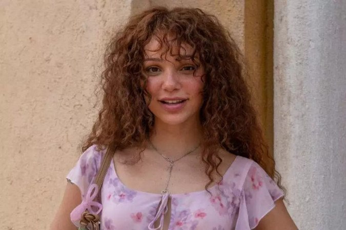 Leticia Vieira retorna às novelas da Globo em papel marcante de Lá na Minha Terra -  (crédito: Obeservatório da TV)