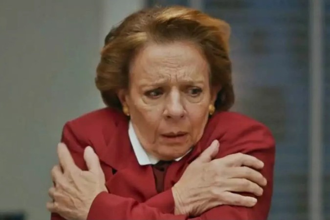 Quem Ama Cuida: Adriana descobre segredo de Diná e prepara vingança contra a governanta -  (crédito: Obeservatório da TV)