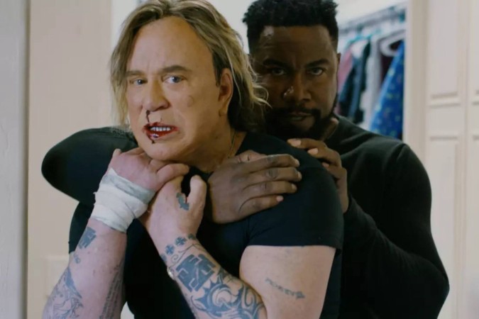 Super Tela: Record exibe filme de ação com Mickey Rourke neste sábado (24) -  (crédito: Obeservatório da TV)