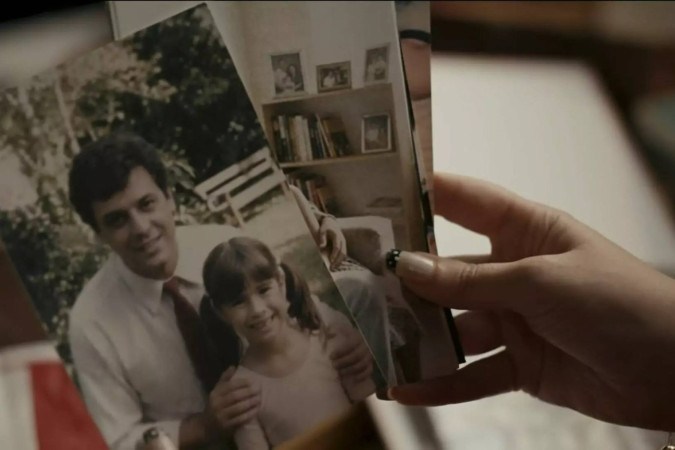 Quem é o ator que interpreta o pai de Brigitte em Quem Ama Cuida? Personagem vai aparecer na novela? -  (crédito: Obeservatório da TV)