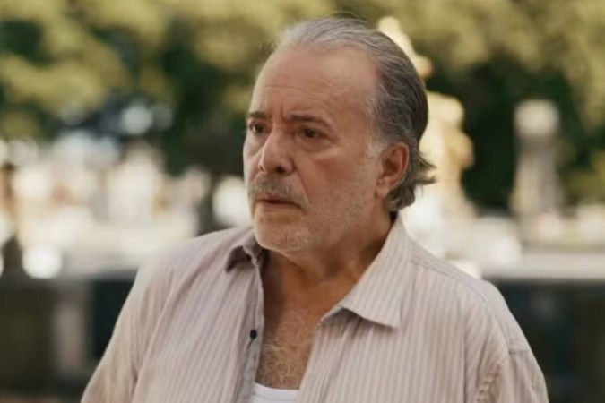 Otoniel tenta afastar Fernando, mas acaba aproximando rapaz de Mau Mau em Quem Ama Cuida -  (crédito: Obeservatório da TV)