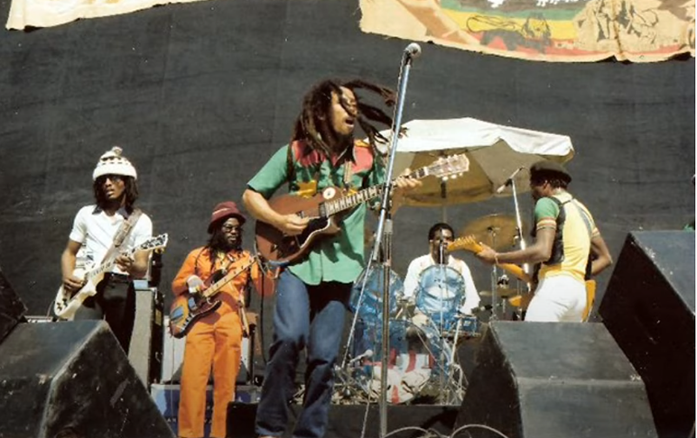 Na época, o reggae já havia se transformado numa espécie de grito pela paz do povo jamaicano e o cantor era visto como líder espiritual.  Suas músicas denunciavam o racismo, a desigualdade social, o colonialismo e a guerra.